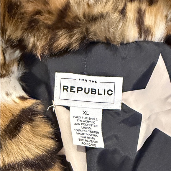 Forever 21 Leopard Print Faux Fur Coat - Picture 2 of 2